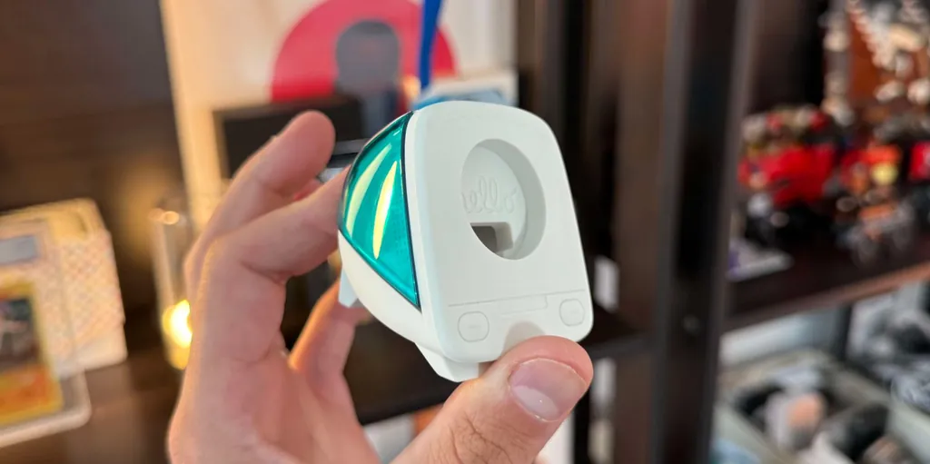 ハンズオン：SpigenがC1シリーズにiMac G3風のApple Watchスタンドを追加c